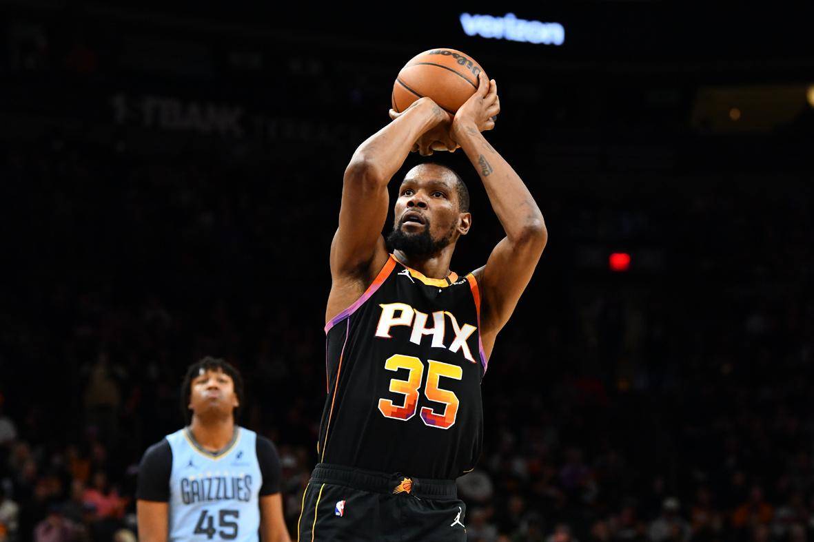 体育新闻-包含里程碑夜皇家社会队长鼓劲，NBA季后赛集结日刷纪录，引发热议，资深球员宣示担当的词条