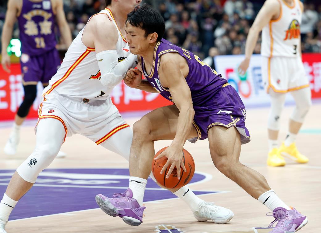 爱游戏-集结日本菲卡再遭质疑——CBA常规赛节点到来；话题不断；赛季目标并未改变的简单介绍